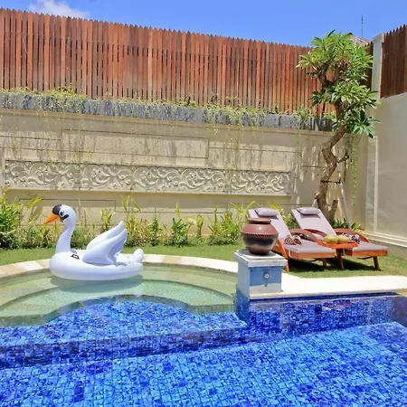 Uma Lima Villa Batu Belig - Close To The Beach Canggu  Exterior photo