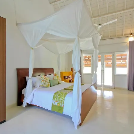 Uma Lima Villa Batu Belig - Close To The Beach Canggu  Exterior photo