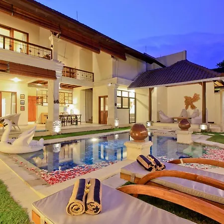 Uma Lima Villa Batu Belig - Close To The Beach Canggu  Exterior photo
