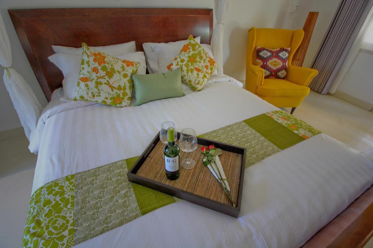 Uma Lima Batu Belig - Close To The Villa