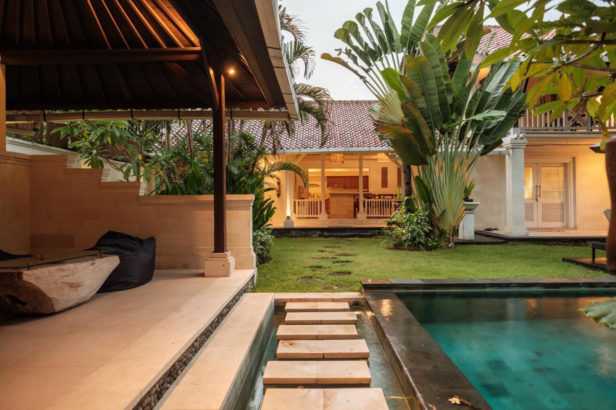 Uma Lima Batu Belig - Close To The Canggu