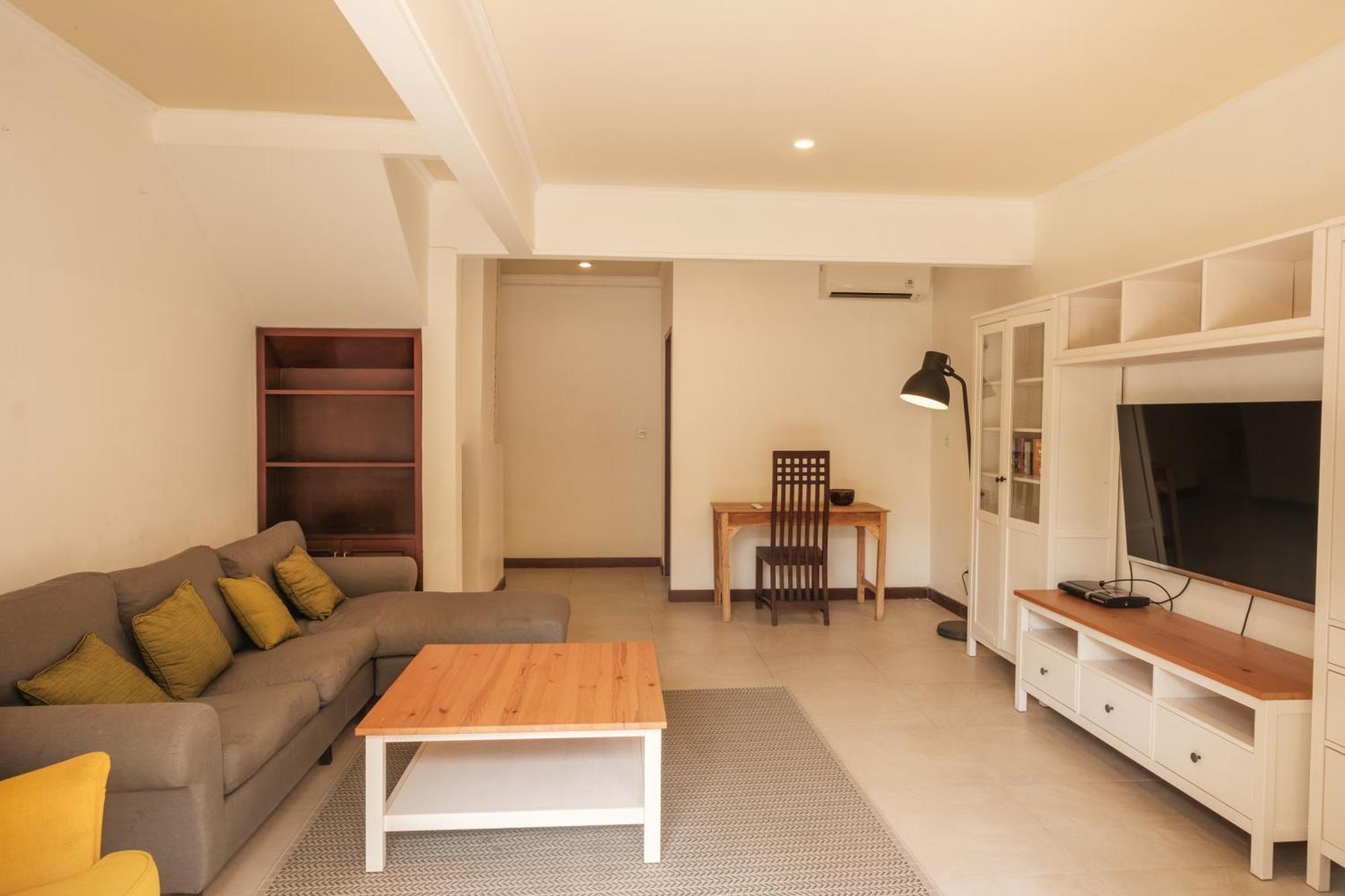 Villa Uma Lima Batu Belig - Close To The