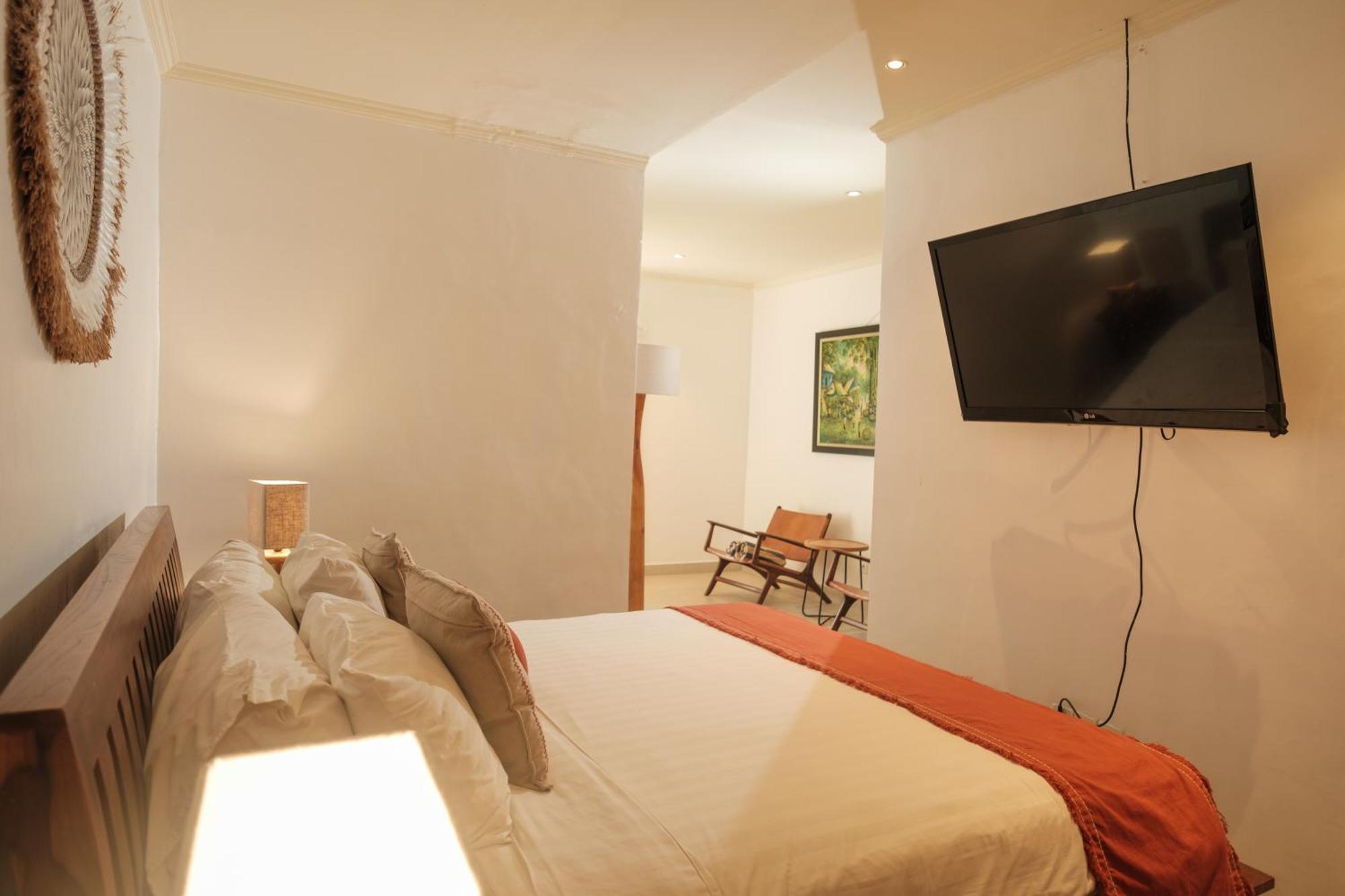 Villa Uma Lima Batu Belig - Close To The