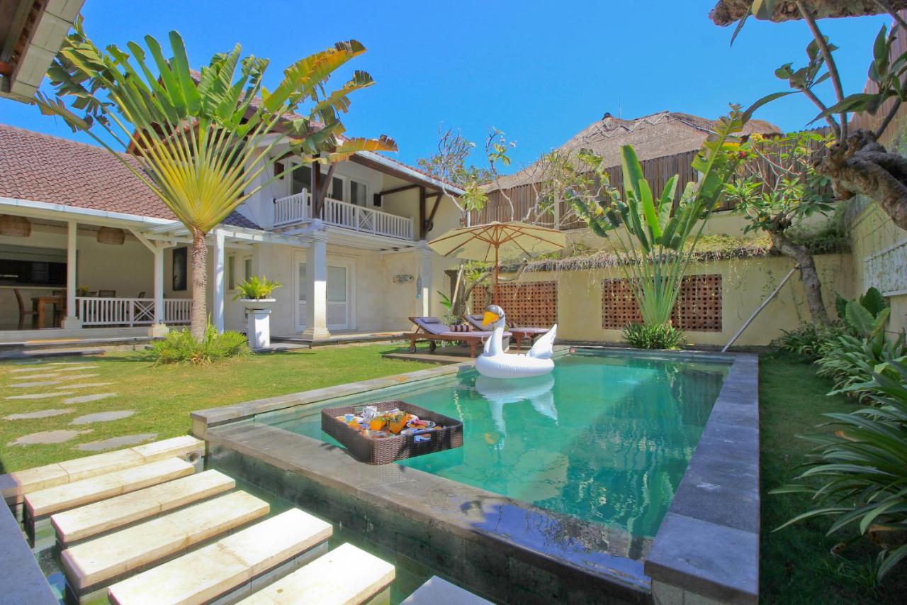 Villa Uma Lima Batu Belig - Close To The