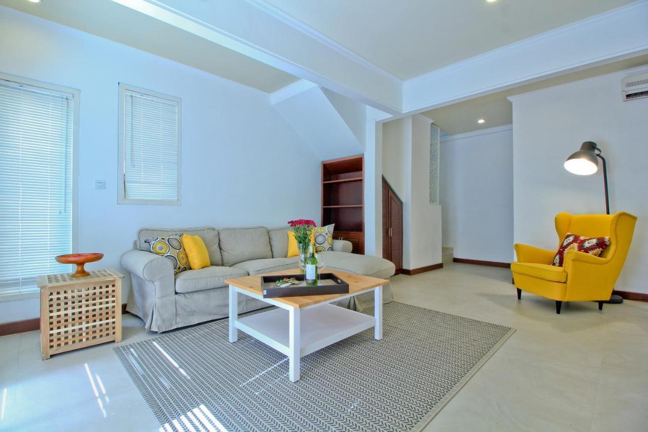 Uma Lima Batu Belig - Close To The Villa